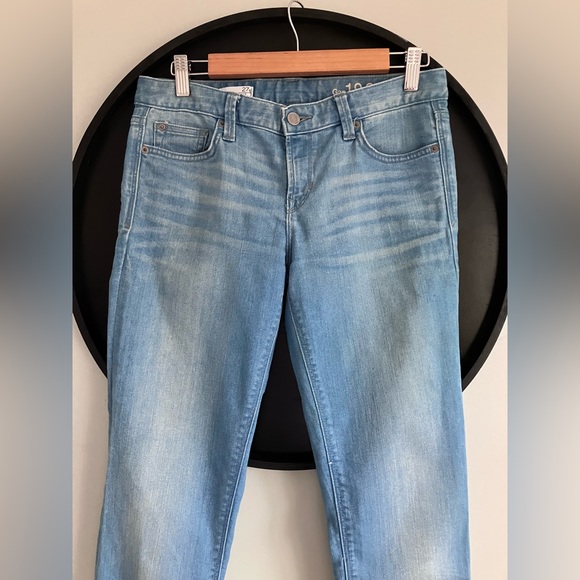 GAP Real Straight Raw Hem Light Wash Mid Rise Jeans Size 27 - Picture 3 of 10